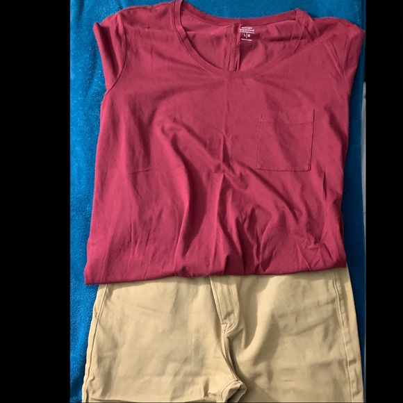 Old Navy Tops - Boyfriend Tee